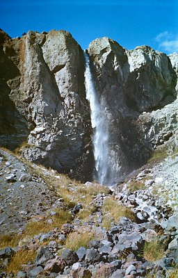 Водопад в долине Баксана под перевалом Азау.1985 г.